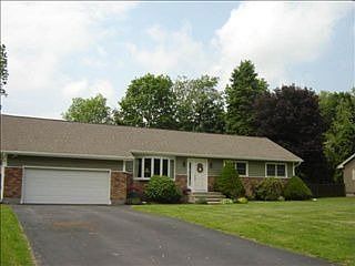 5th image of 20 Damask Dr