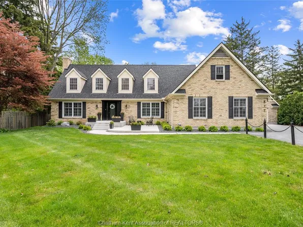 877 Charing Cross Rd, Chatham Kent, ON N7M 5H3