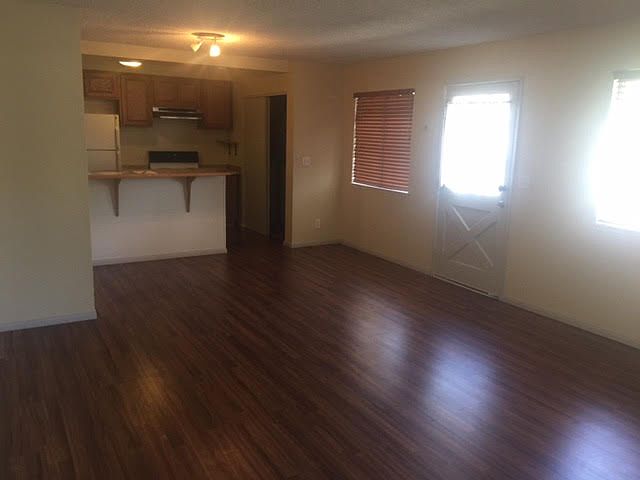 1st image of 2645 Tiller Ave