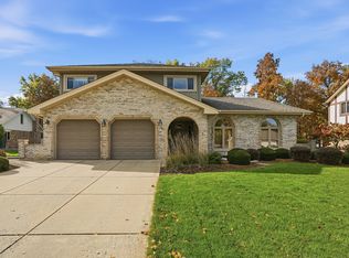 10 Zurich Ct, Crete, IL 60417