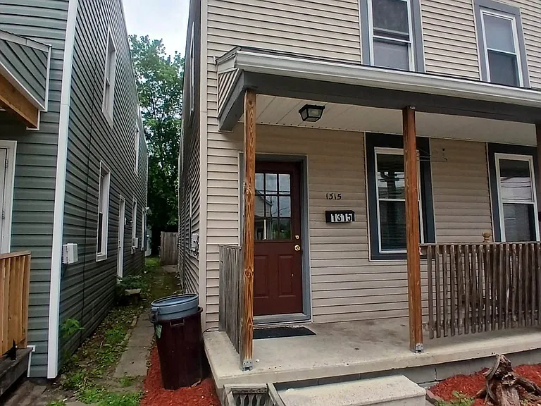 1315 Virginia Ave — Photo 1