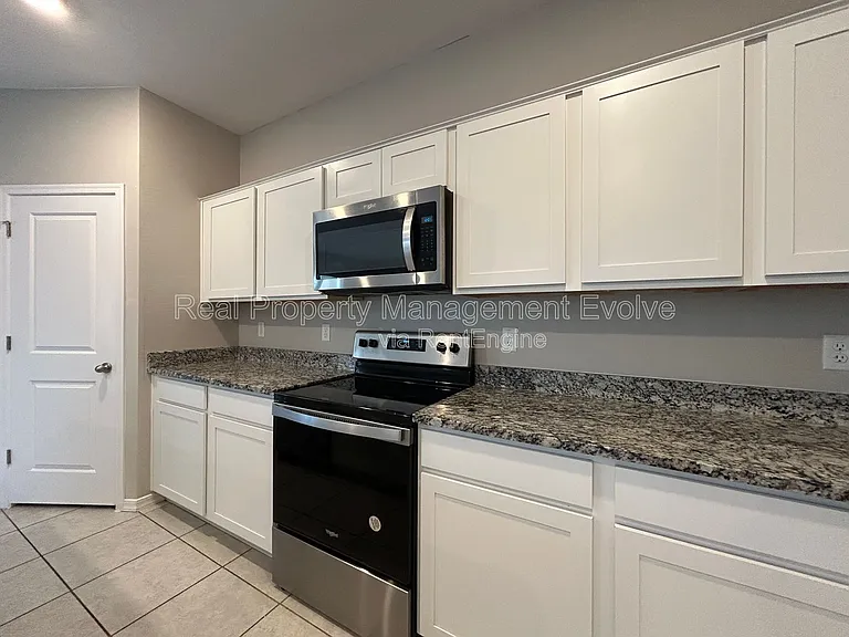 6551 W Magdalena Ln — Photo 4
