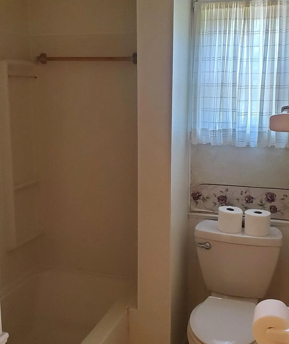 306 Wrightsman St — Photo 4
