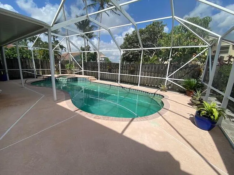 7705 Thornlee Dr — Photo 3