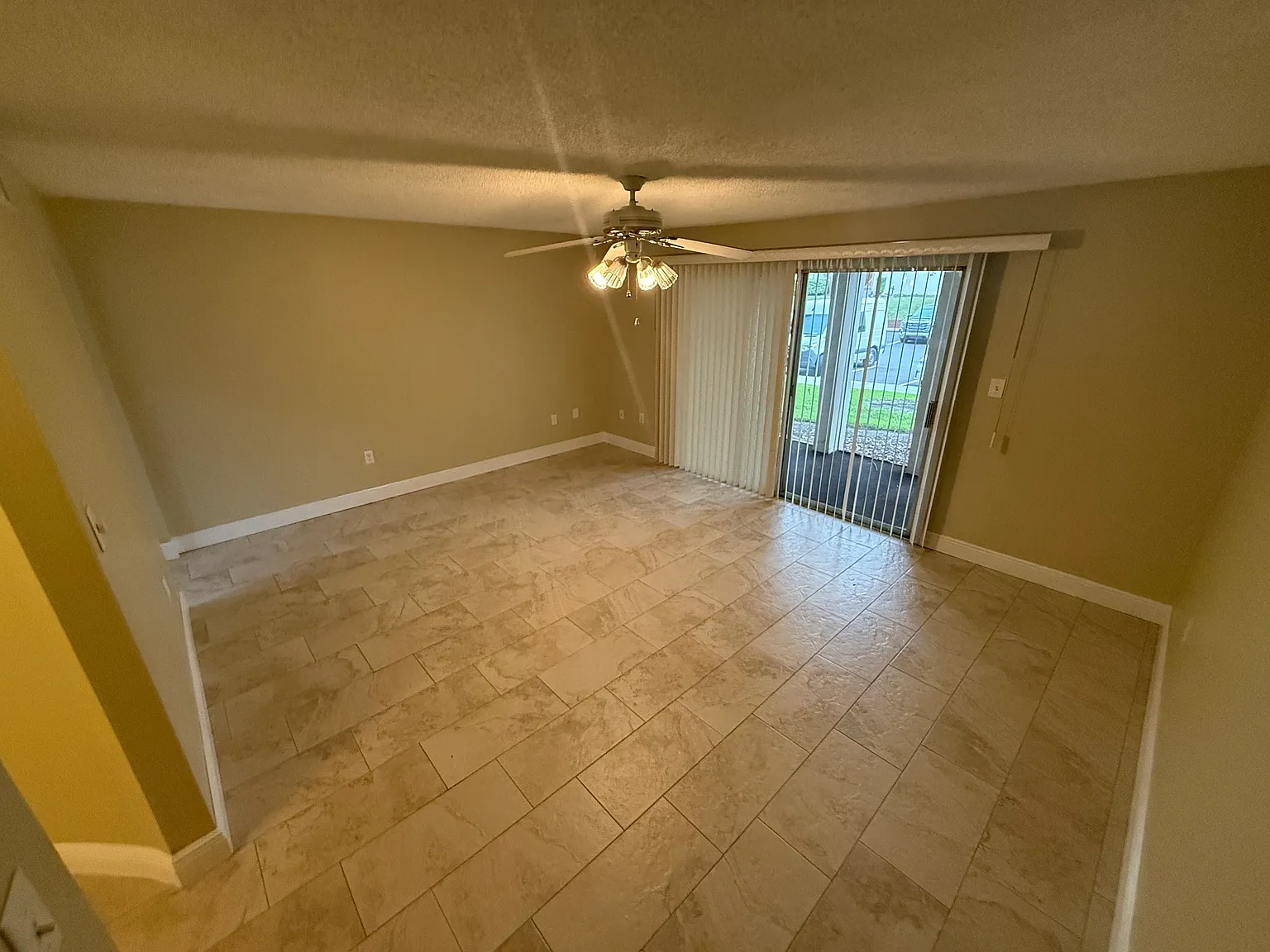 2 bed, 1252 sqft, $1,600 — Photo 3