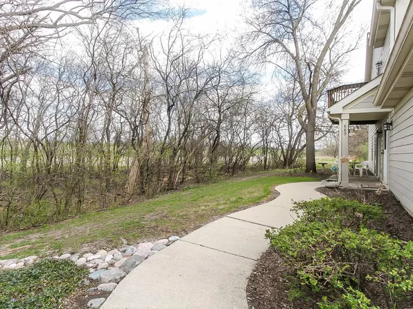 889 N Hamilton Ct #101, Palatine, IL 60067