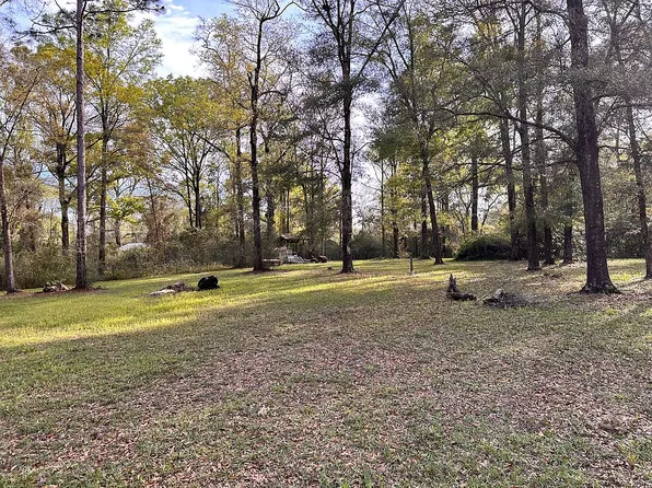 7 Autumn Woods Way, Crawfordville, FL 32327