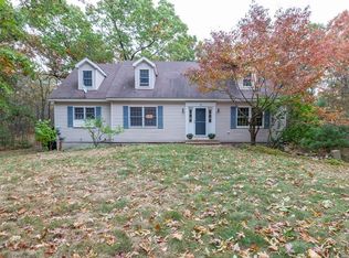 38 Old Farm Rd, Douglas, MA 01516
