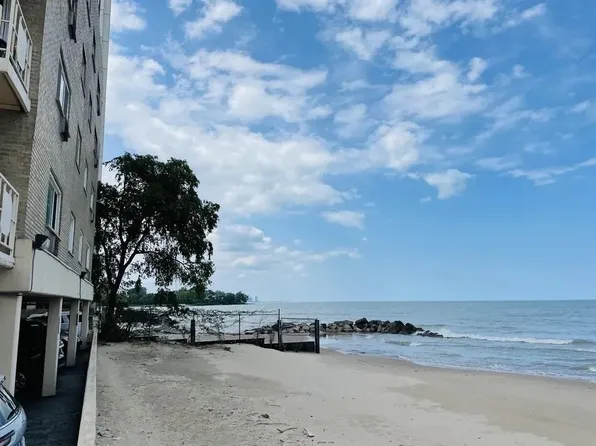 2772 E 75th St Unit 5BN, Chicago, IL 60649