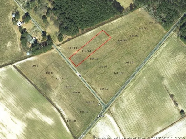 14 Bear Ln, Lumberton, NC 28360