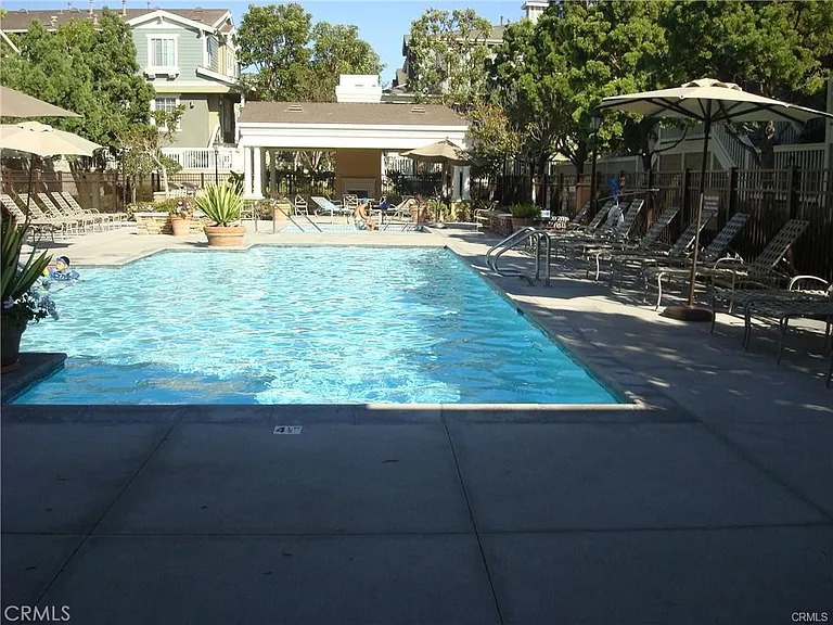 1800 Oak St #308 — Photo 5