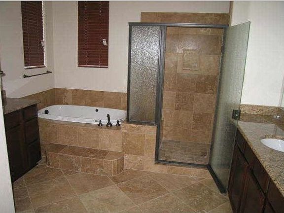  Granite and taverntine bath