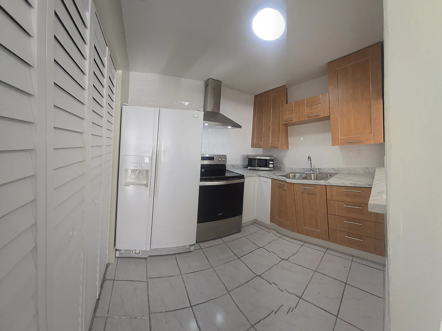 3 bed, 1109 sqft, $2,650 — Photo 2