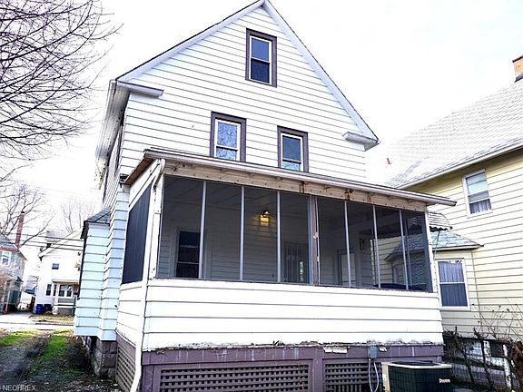 3rd image of 1345 Beach Ave