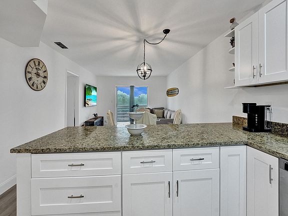 5th image of 2721 N Garden Drive #301