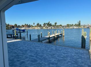 11295 3rd St E APT 4, Saint Petersburg, FL 33706