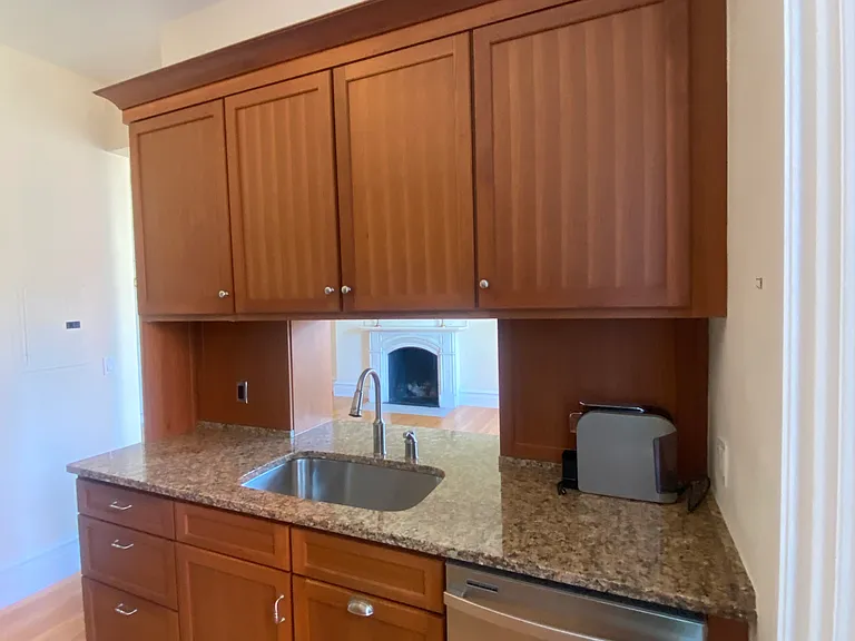 39 Commonwealth Ave #3R — Photo 12