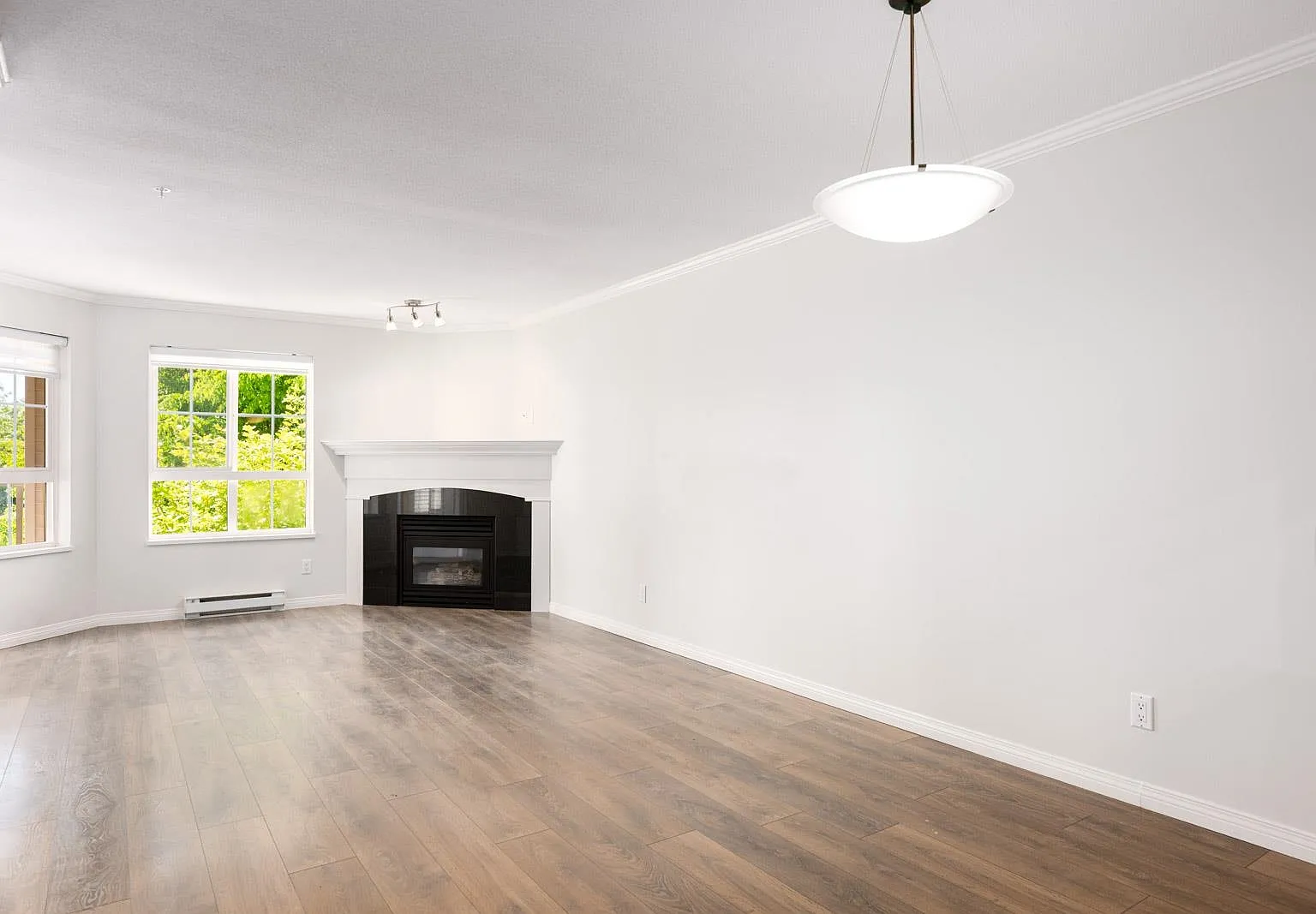 1 bed, 717 sqft, $2,400 — Photo 3