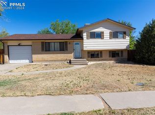 1809 Pioneer Rd, Pueblo, CO 81008