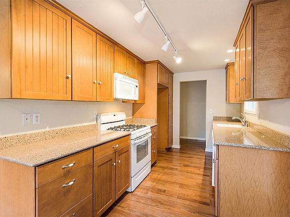 4th image of 13602 Woodside Ln SW