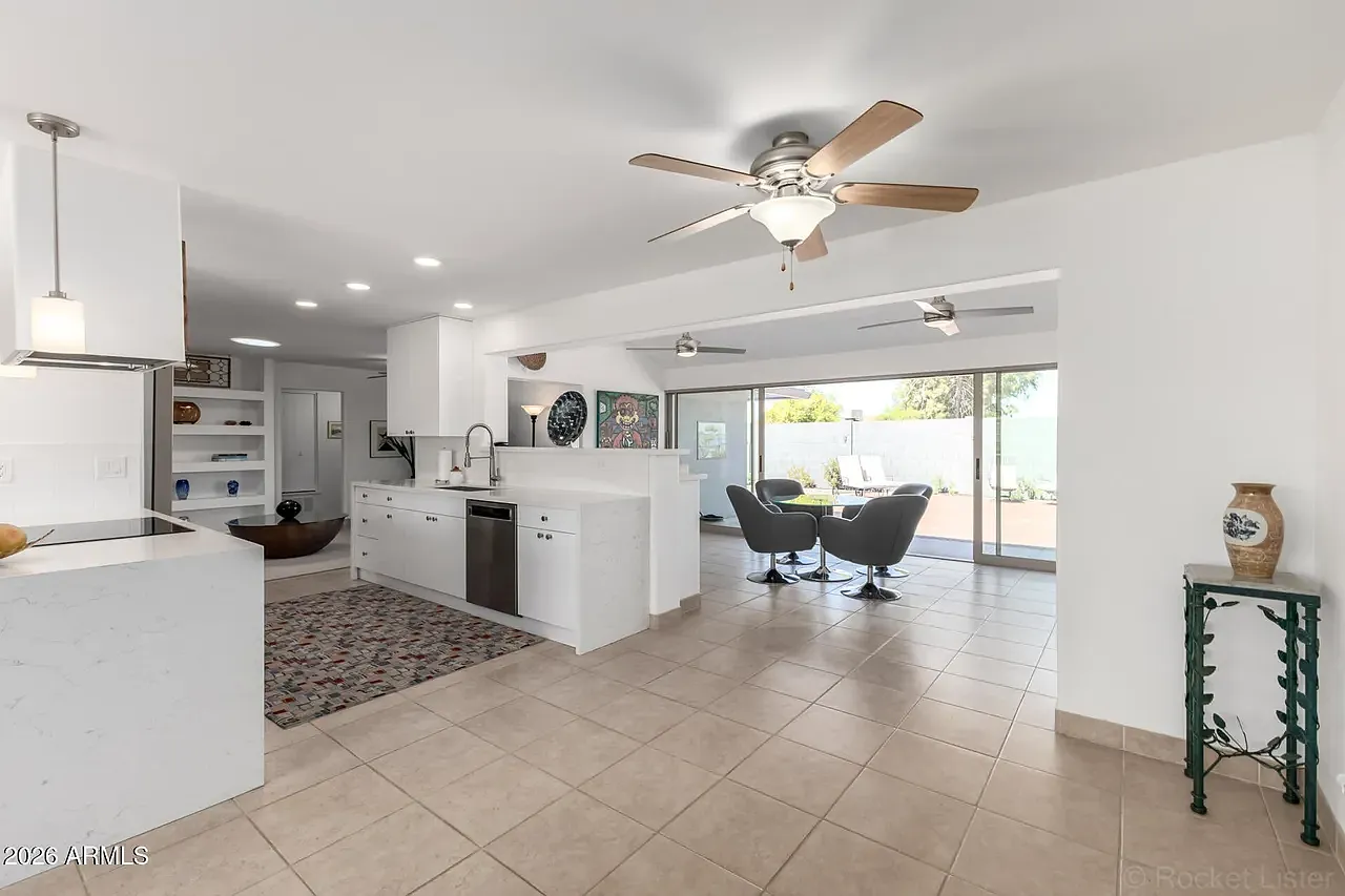 5 bed, 2190 sqft, $3,700 — Photo 1