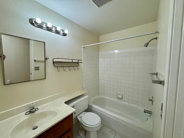 9101 Redwater Dr — Photo 21