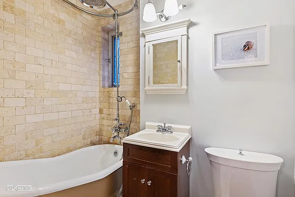Sold by Citi Habitats | media 4
