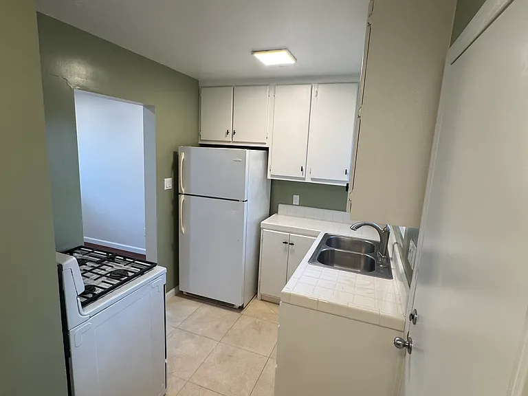 11326 S Truro Ave #1 — Photo 5
