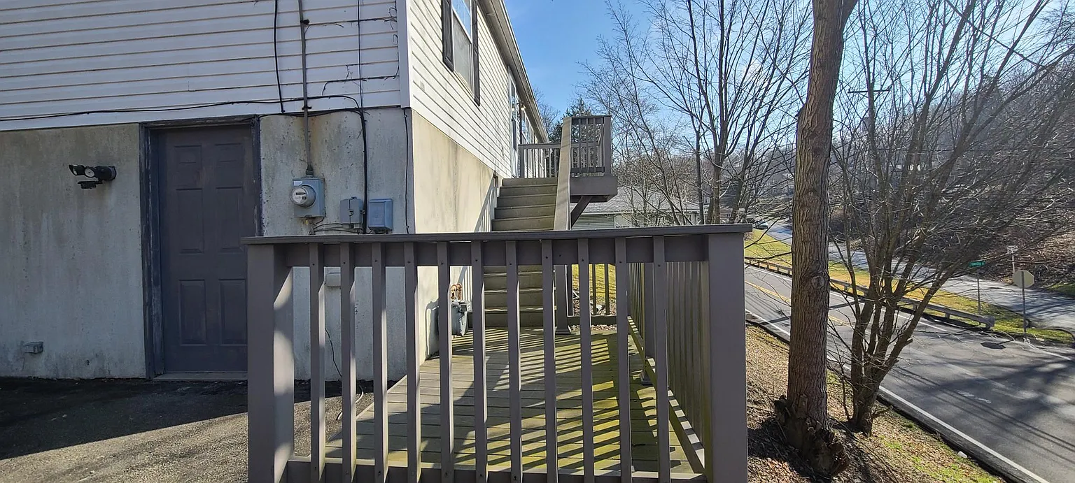 2039 Monroeville Rd photo 1