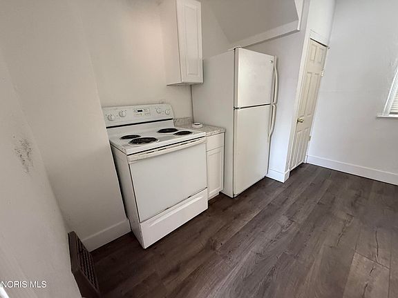 2nd image of 1123 Hamilton St