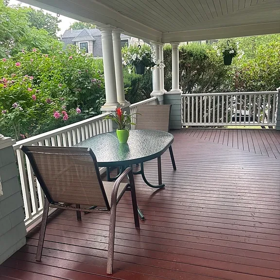 11 Beach Rd — Photo 2