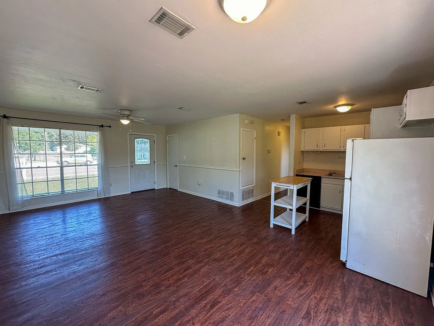 3 Bedroom 2 Bath Home for Rent in the Heart of Pensacola! — Photo 2
