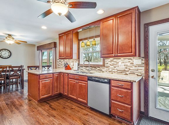 4th image of 21W303 Sidney Ave