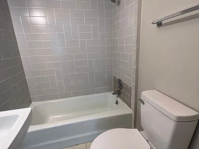 5208 W Ridge Rd — Photo 5