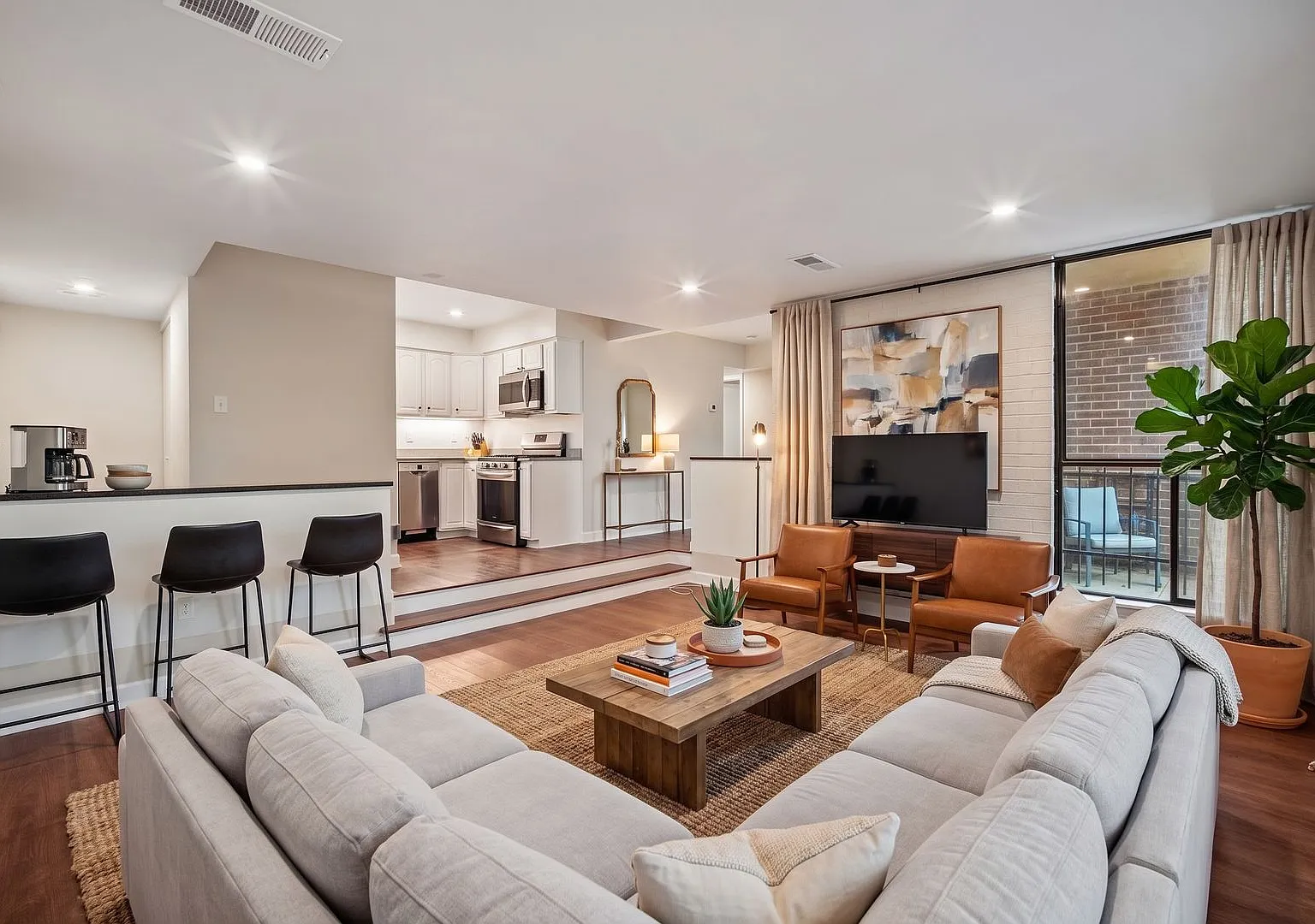 1st Floor Walk-In One Bed One Bath Condo w/ Utilites Included! — Photo 2