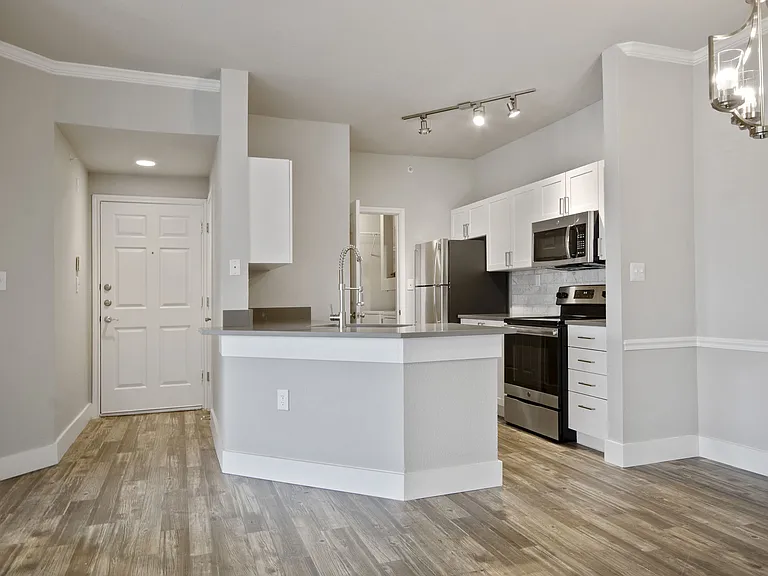 Siena Apartments — Photo 11