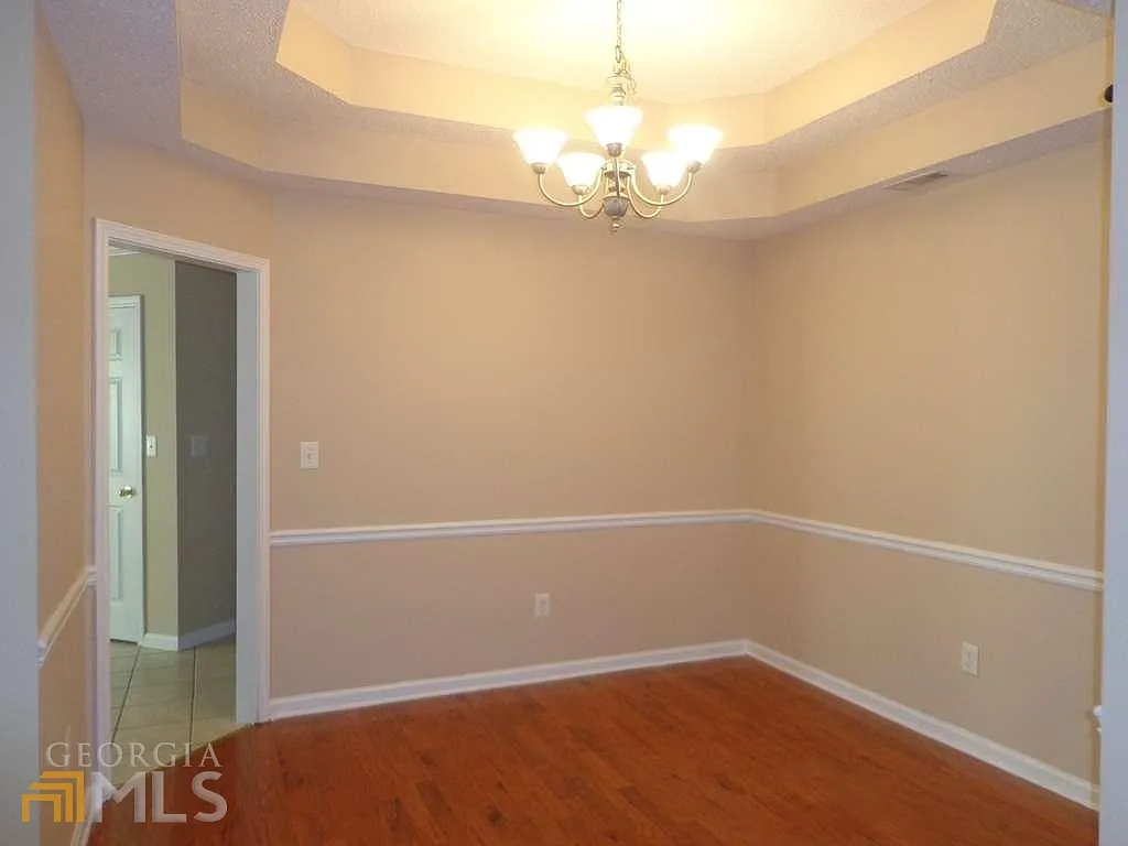 4 bed, 2.0 bath, 1756 sqft, $2,100 — Photo 4