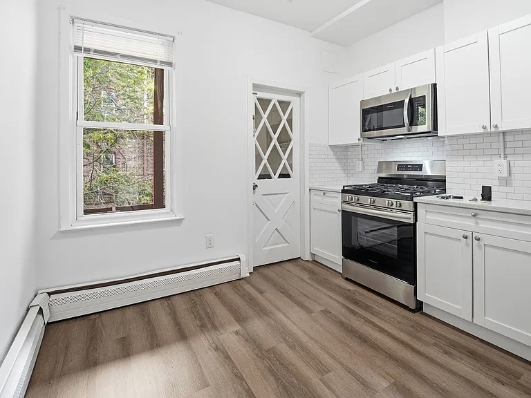 154 W 29th St #2 — Photo 27