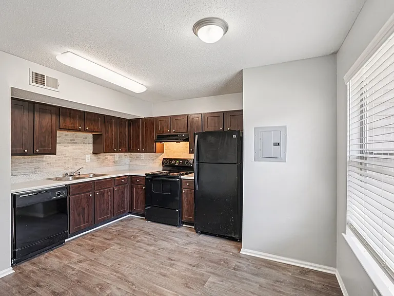Pointe South Townhomes — Photo 18