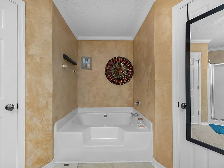 7017 Brighton Oaks Blvd — Photo 16