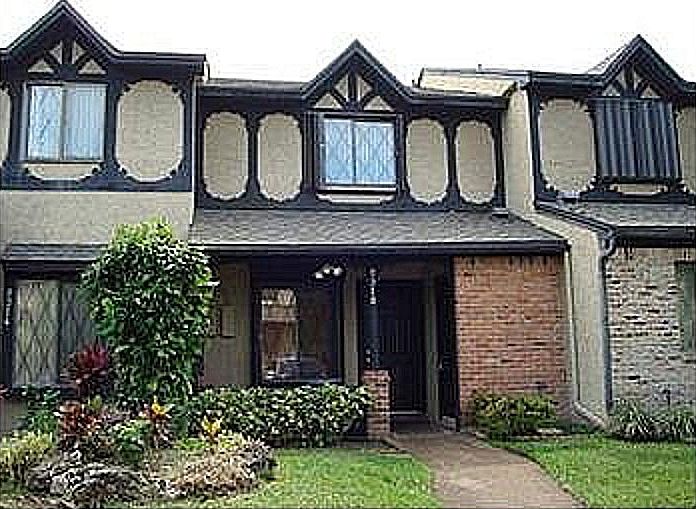 1st image of 9318 NW 49th Pl