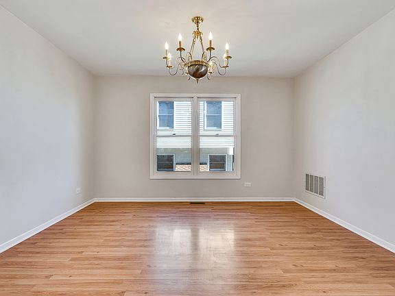 4th image of 1915 Sequoia Dr