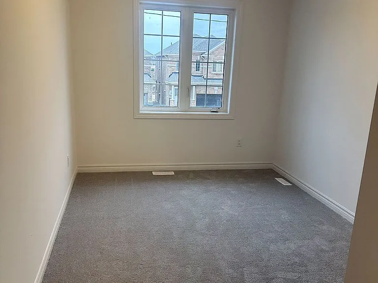 309 Russell St — Photo 17