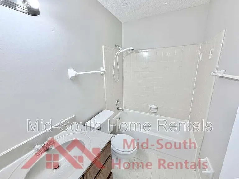 6007 Hickory Cv — Photo 15