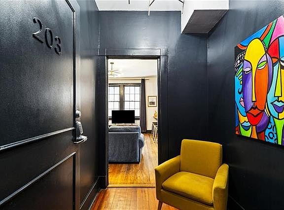3rd image of 1638 Clio St #203