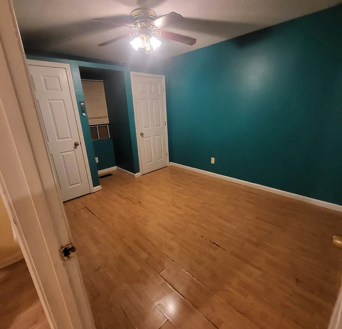 3 bed, 900 sqft, $1,700 — Photo 3