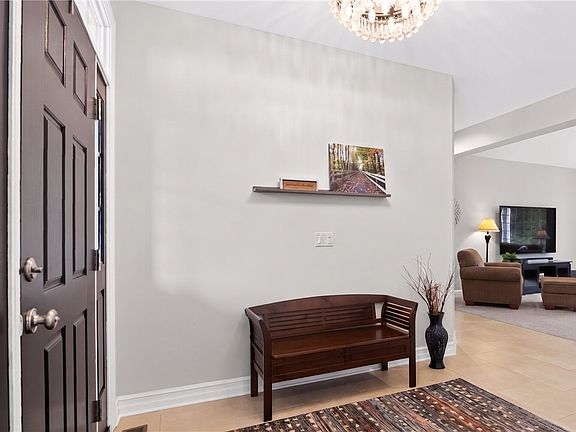 4th image of 898 Bel Arbor Dr