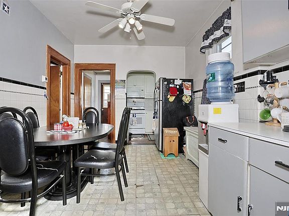 5th image of 77 Columbus Ave