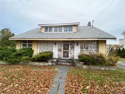 403 Scranton Ave, Lynbrook, NY, 11563