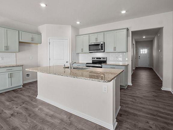 4th image of 1412 Green Ridge Drive